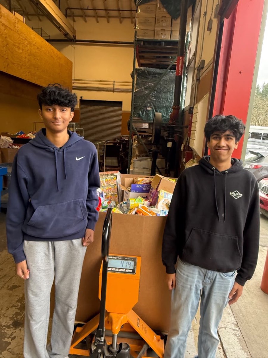 Weighing food drive donations